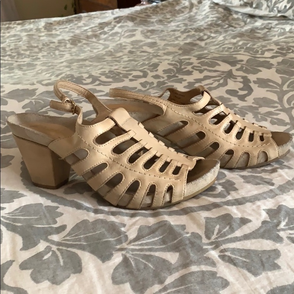 Earthies comfort heel 7.5 nearly new